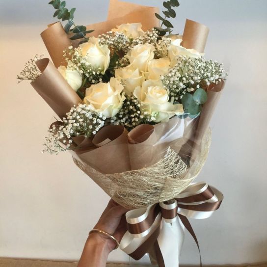 Beyaz gül buketi