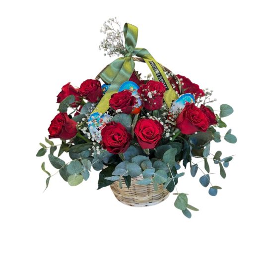 Sepette Süpriz Yumurta Ve Kırmızı Gül